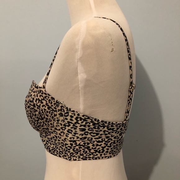 Xhilaration cheetah bikini top - Picture 2 of 5